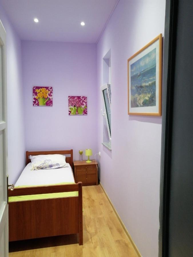Apartman Antonija พูลา ภายนอก รูปภาพ