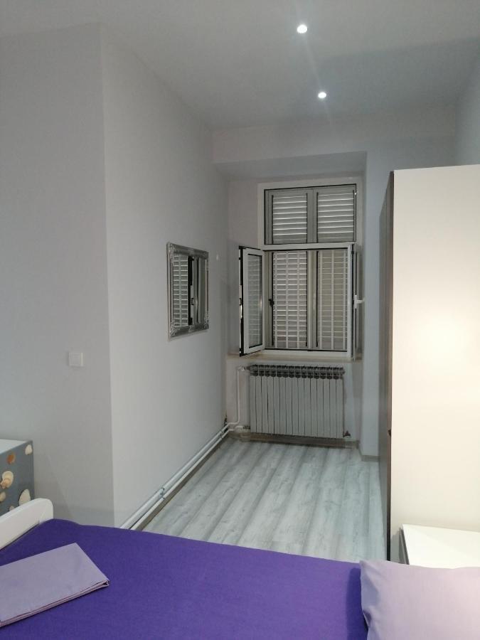Apartman Antonija พูลา ภายนอก รูปภาพ
