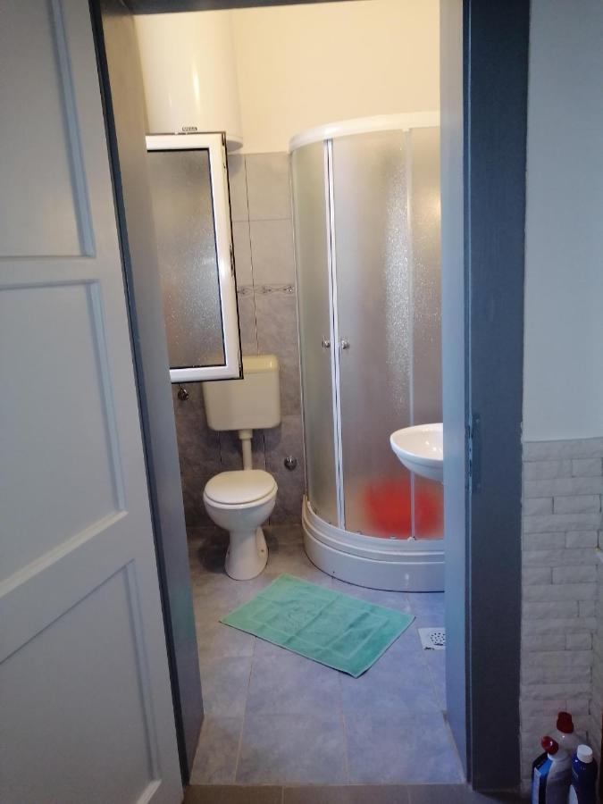 Apartman Antonija พูลา ภายนอก รูปภาพ
