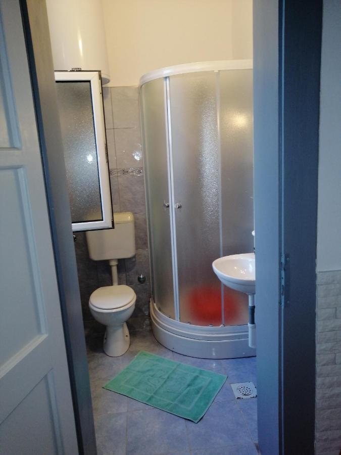 Apartman Antonija พูลา ภายนอก รูปภาพ